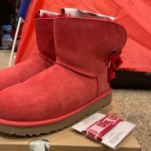 Red Bow Uggs